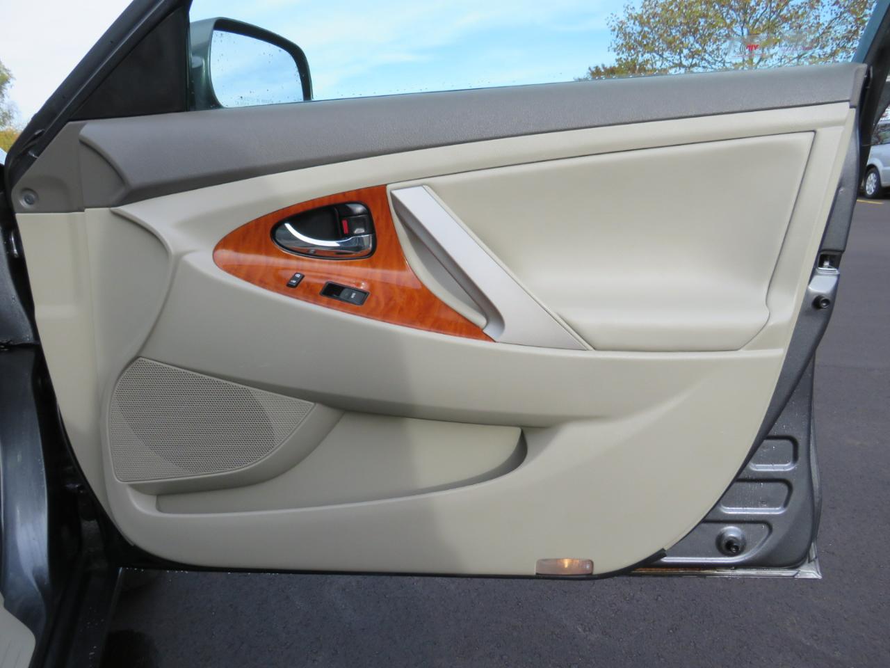 Toyota Camry XLE V6 2010