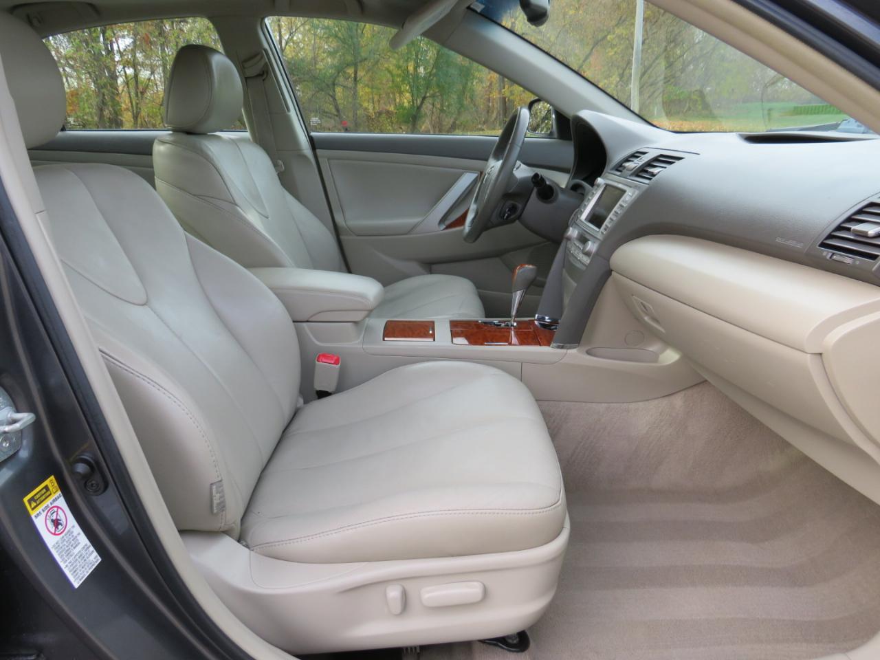Toyota Camry XLE V6 2010
