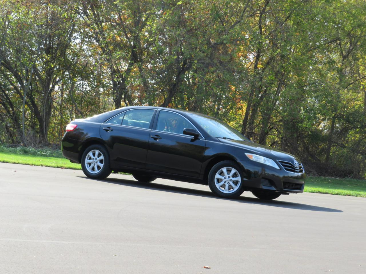 Toyota Camry Base 6-Spd AT 2011
