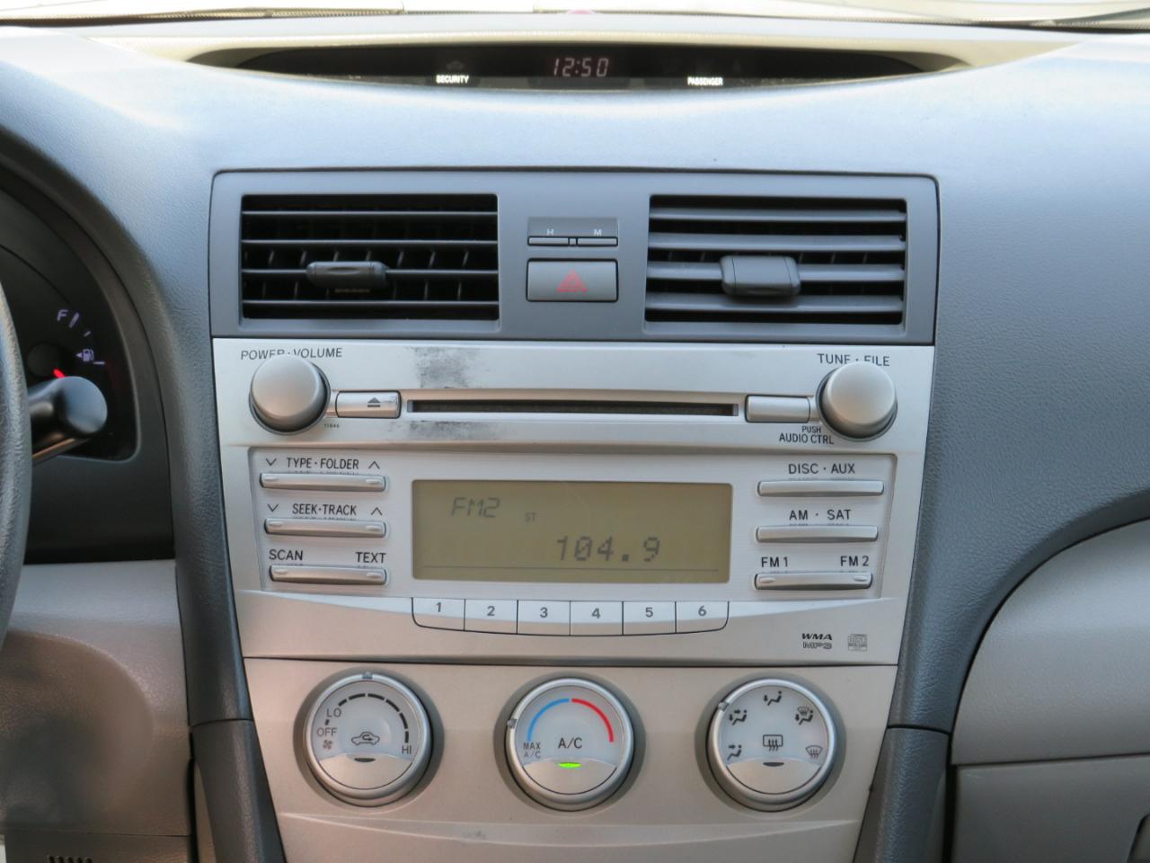 Toyota Camry Base 6-Spd AT 2011