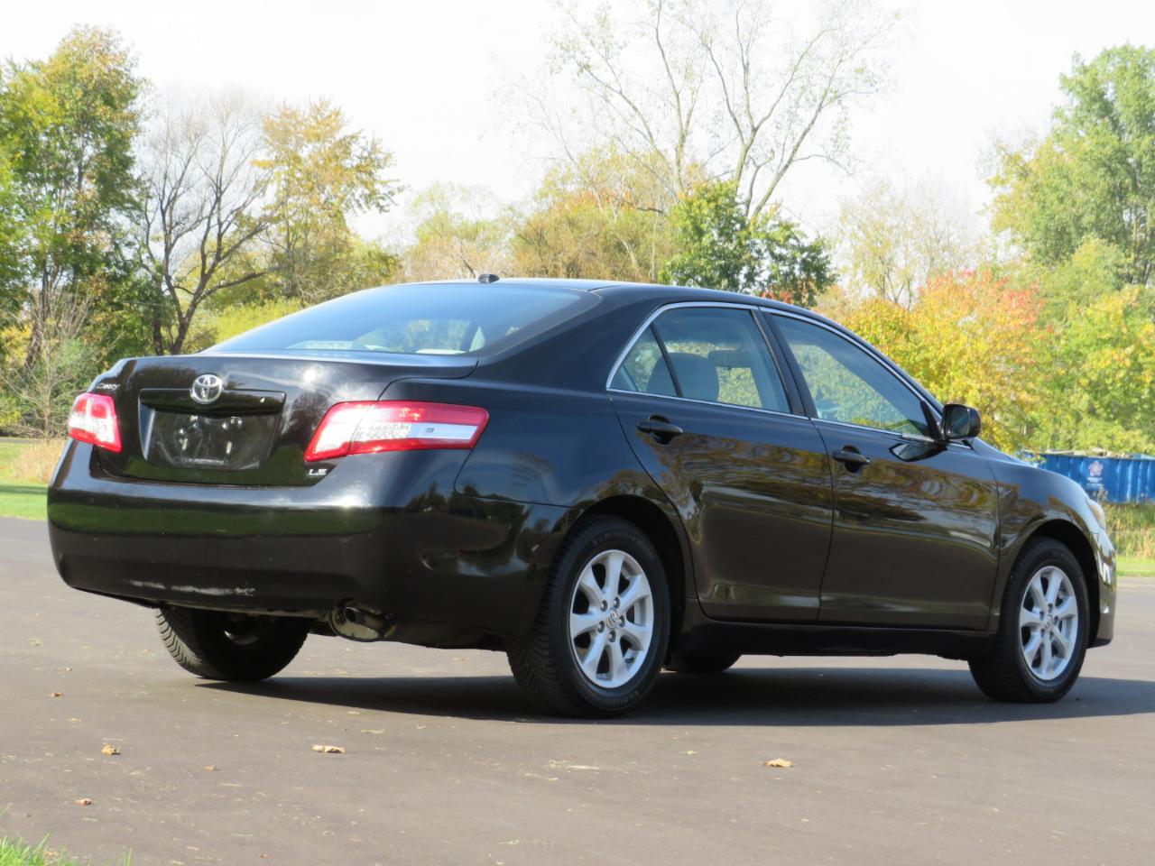 Toyota Camry Base 6-Spd AT 2011