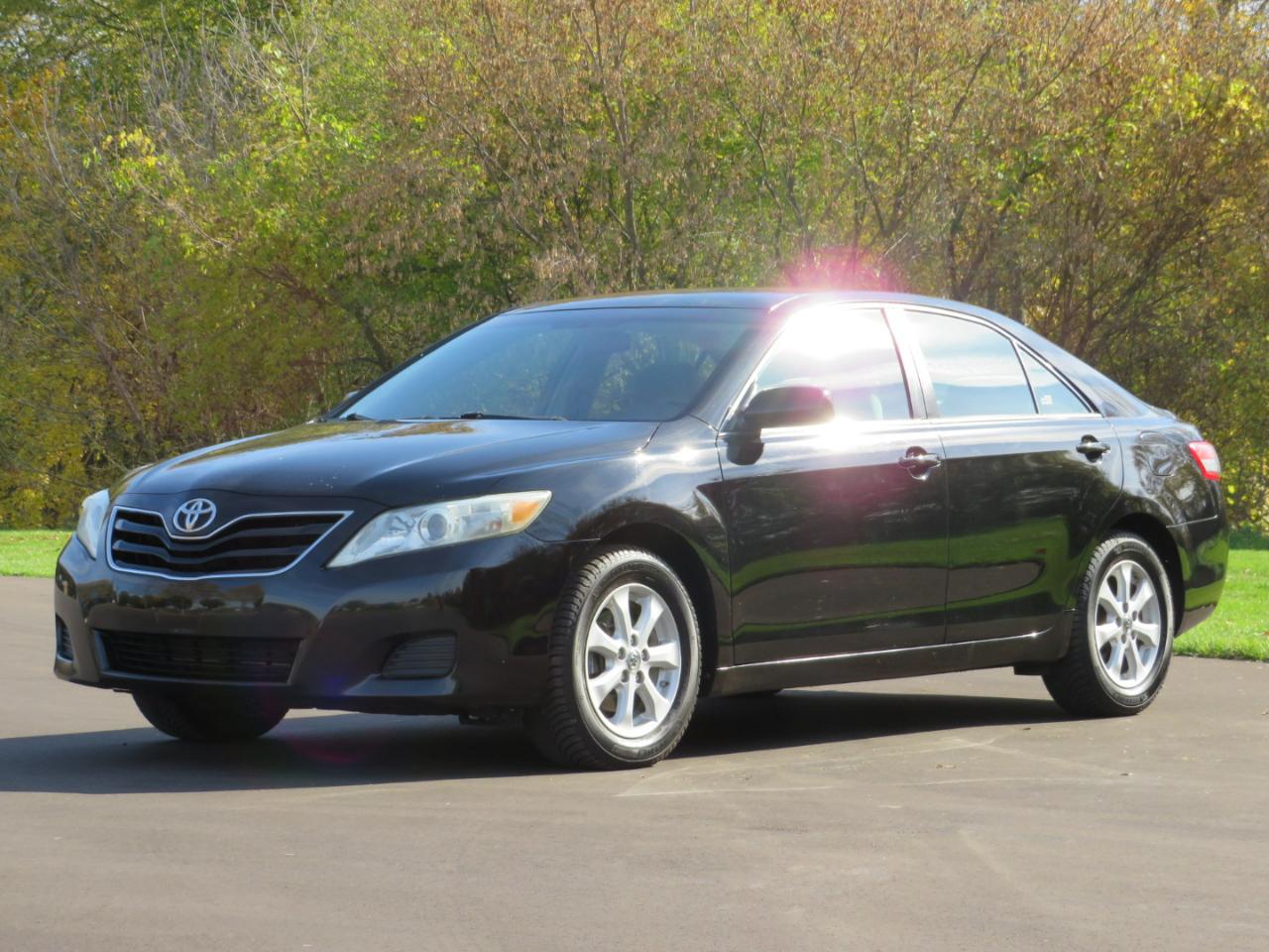 Toyota Camry Base 6-Spd AT 2011