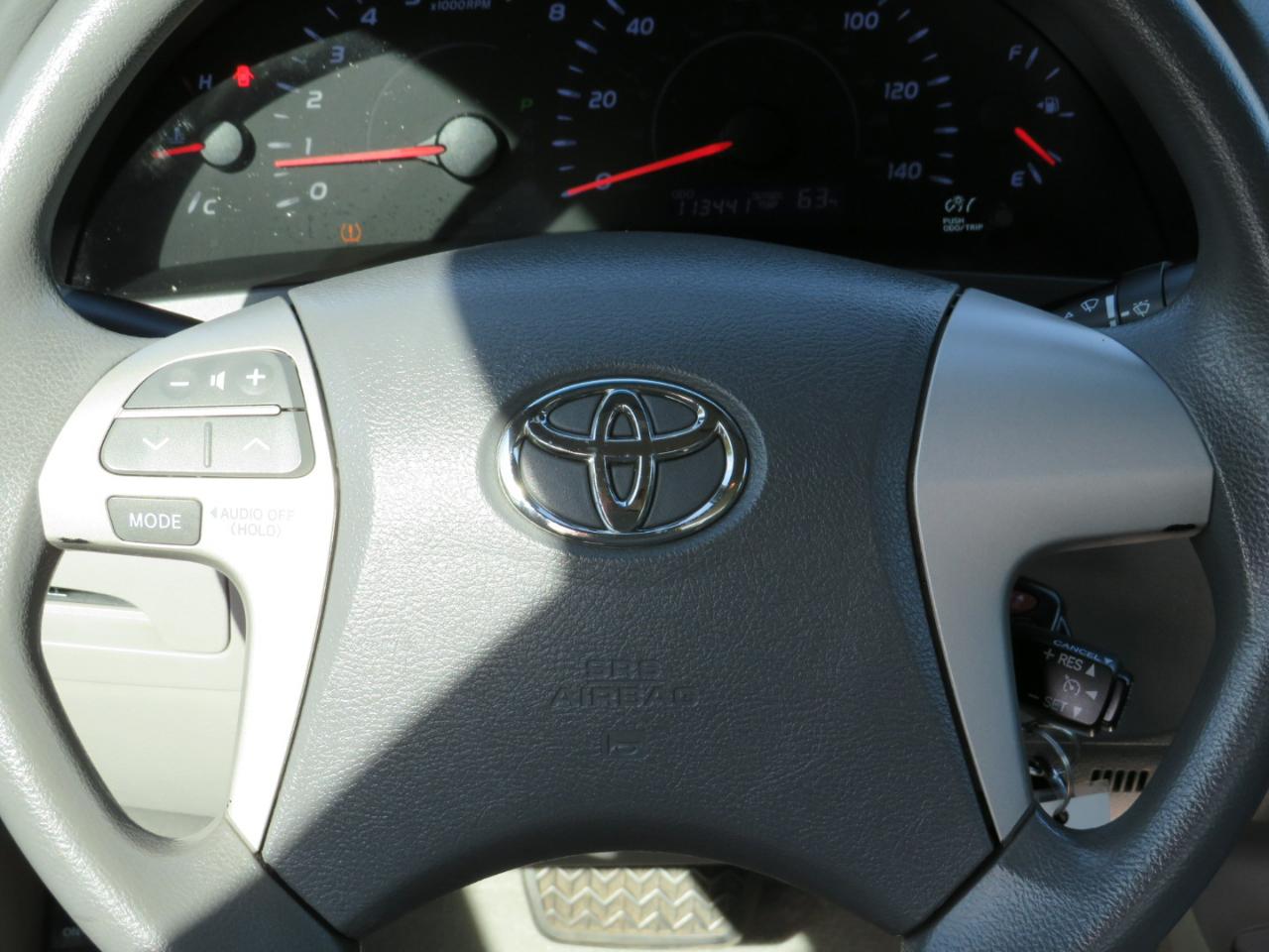 Toyota Camry Base 6-Spd AT 2011