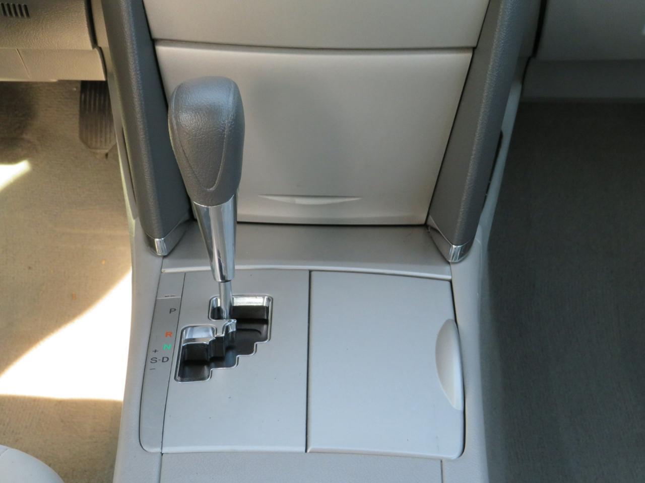 Toyota Camry Base 6-Spd AT 2011