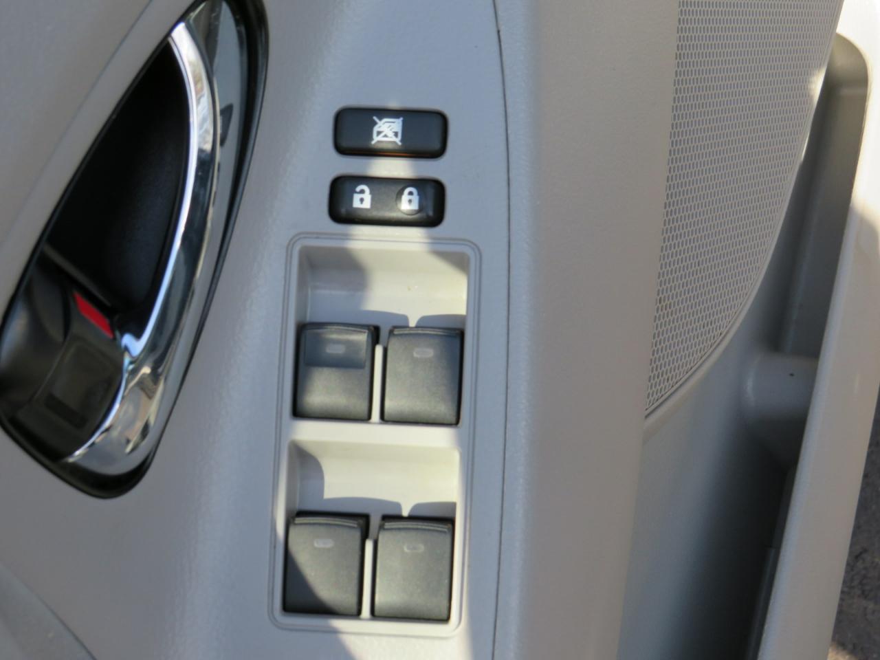 Toyota Camry Base 6-Spd AT 2011
