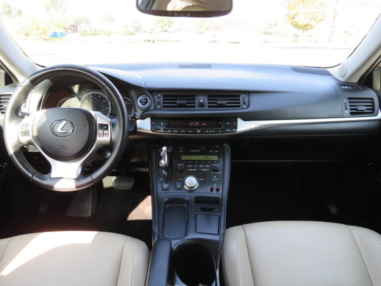 Lexus CT 200h Base 2013