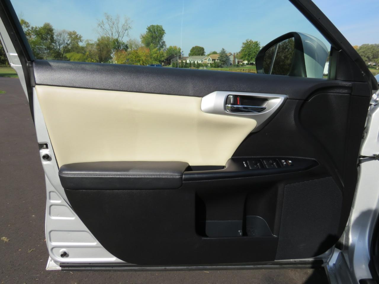 Lexus CT 200h Base 2013
