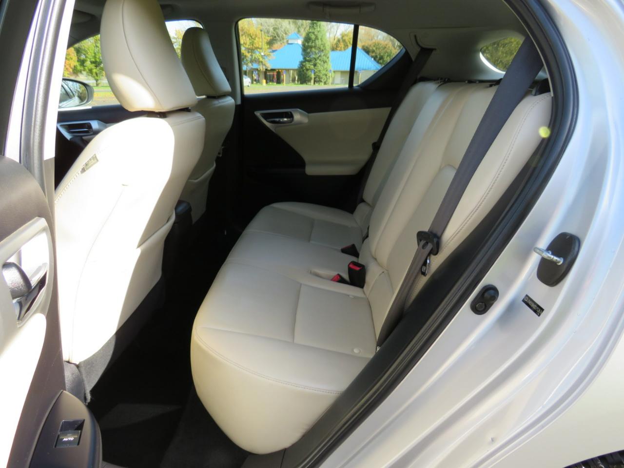 Lexus CT 200h Base 2013