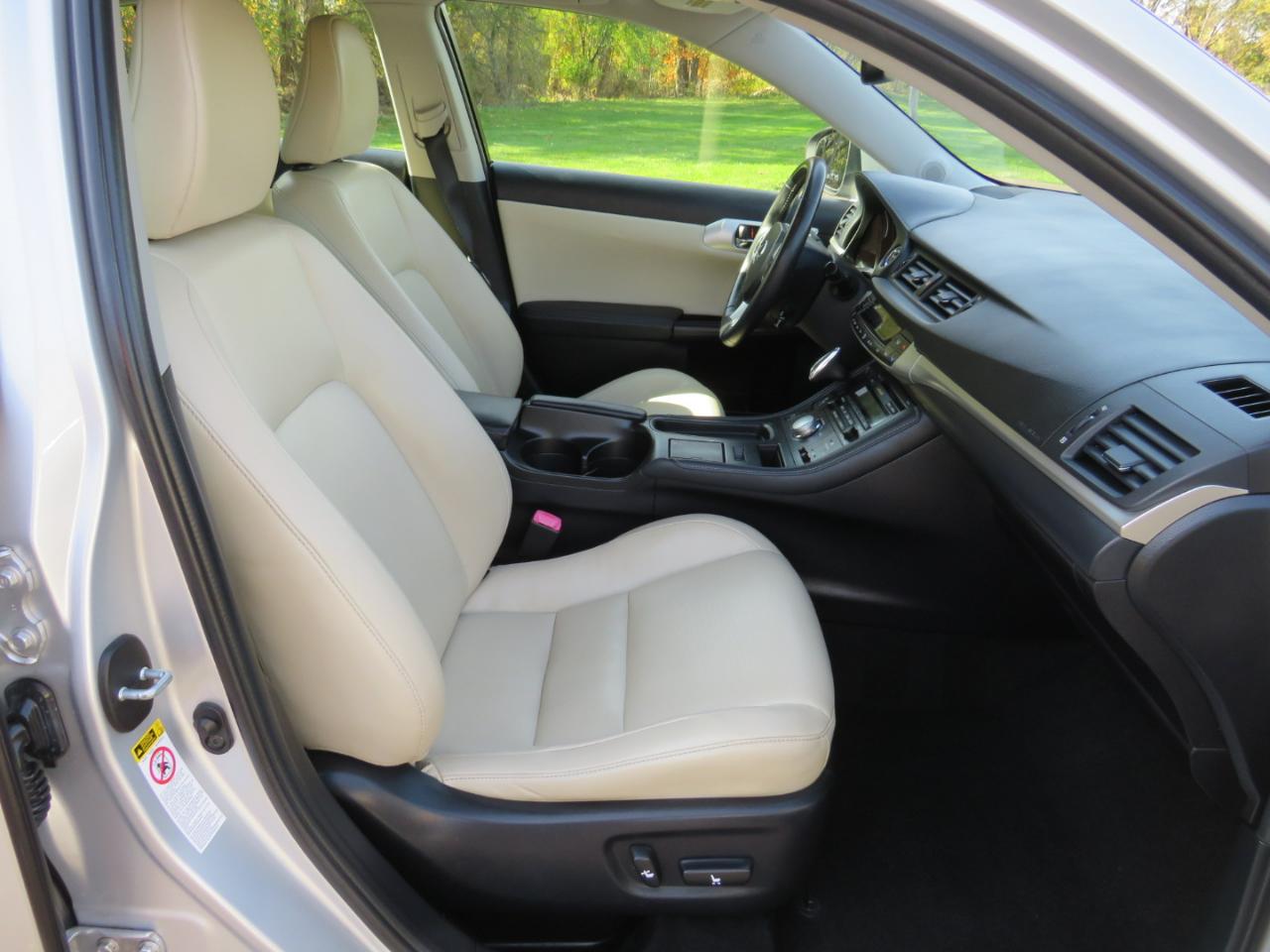 Lexus CT 200h Base 2013