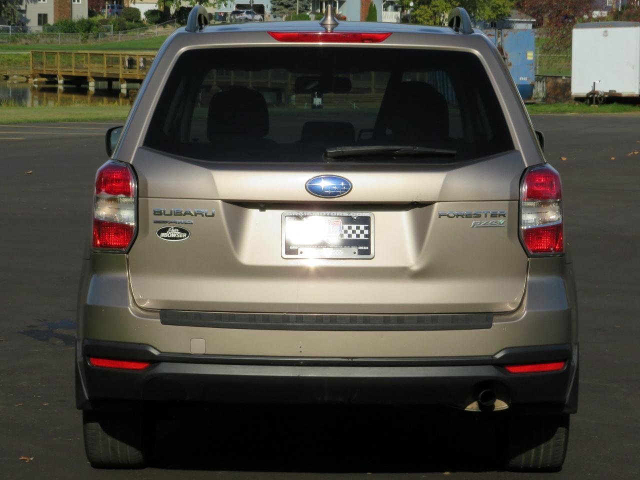 Subaru Forester 2.5i Premium PZEV CVT 2016