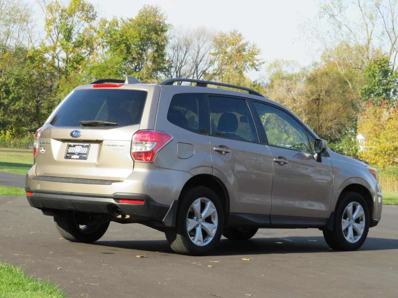 Subaru Forester 2.5i Premium PZEV CVT 2016