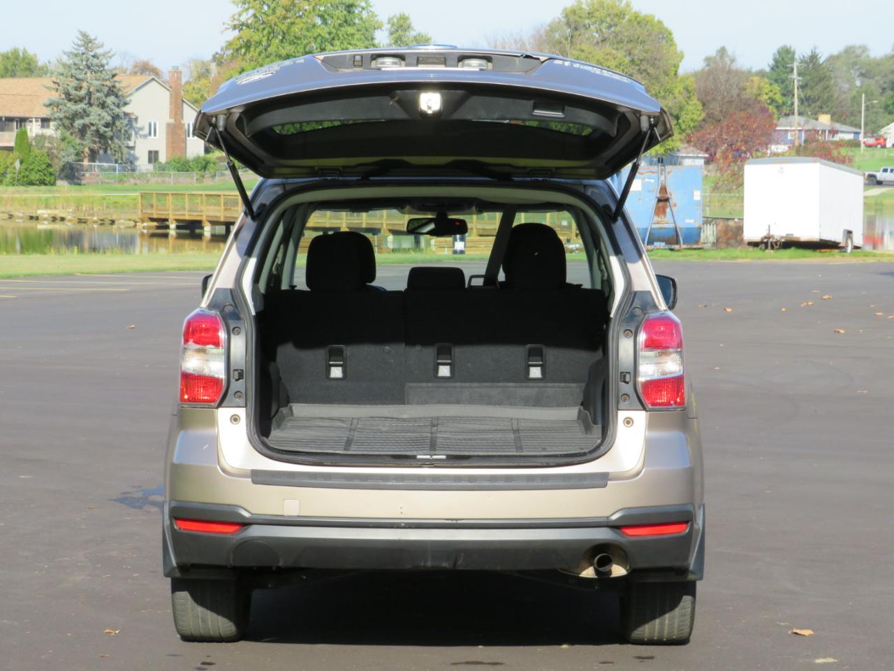 Subaru Forester 2.5i Premium PZEV CVT 2016