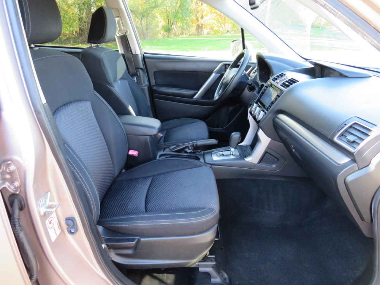 Subaru Forester 2.5i Premium PZEV CVT 2016