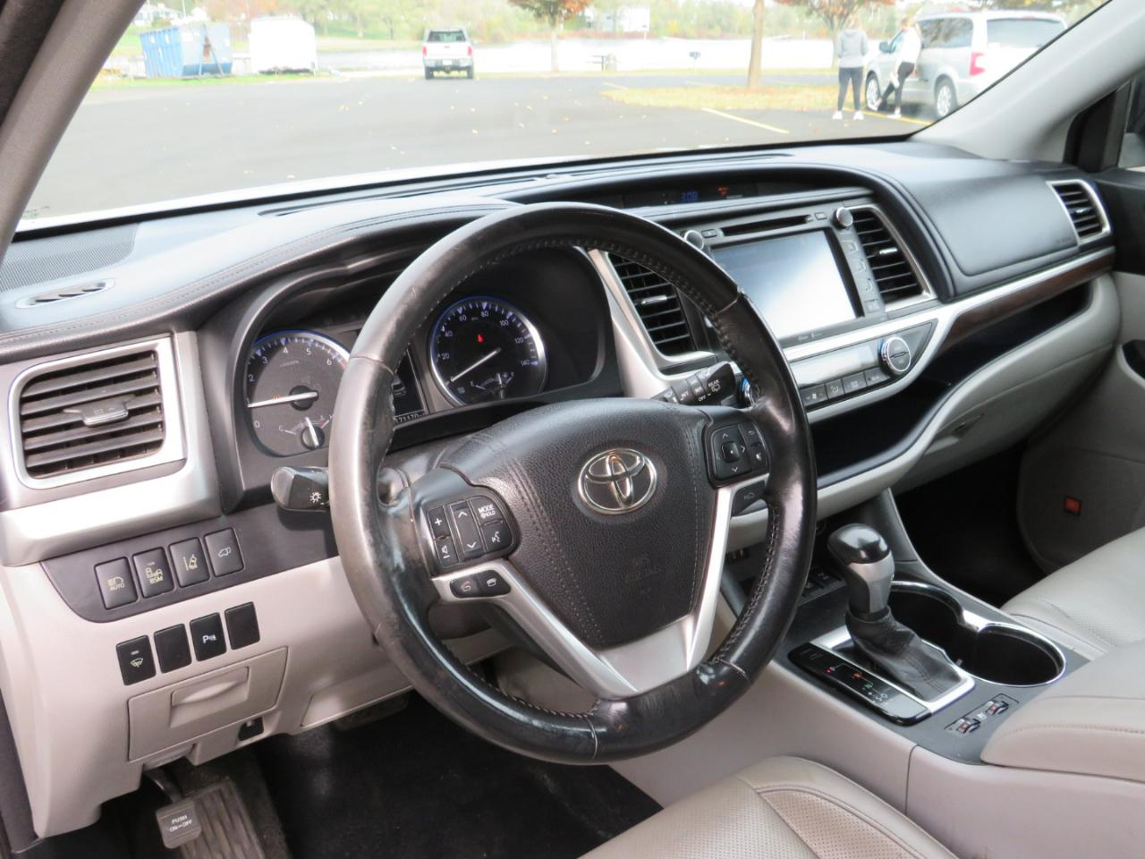 Toyota Highlander Limited AWD V6 2015
