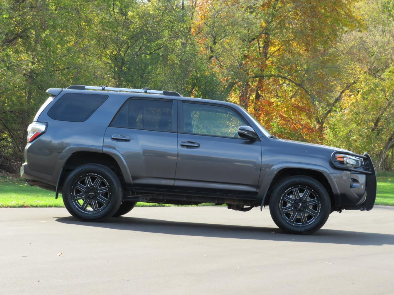 Toyota 4Runner SR5 4WD 2020