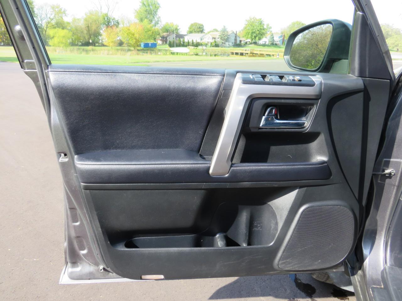 Toyota 4Runner SR5 4WD 2020