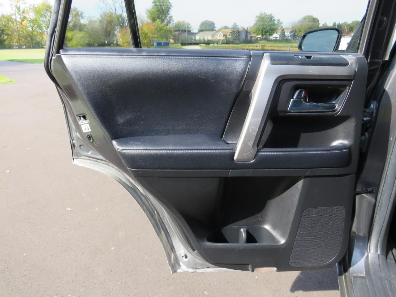 Toyota 4Runner SR5 4WD 2020