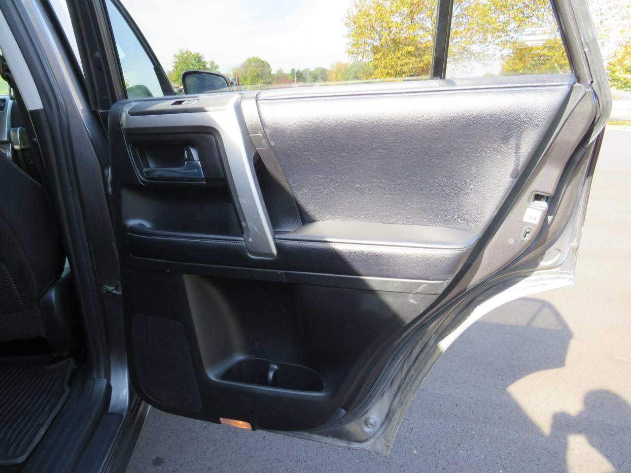 Toyota 4Runner SR5 4WD 2020