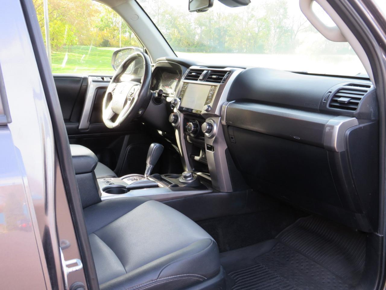 Toyota 4Runner SR5 4WD 2020
