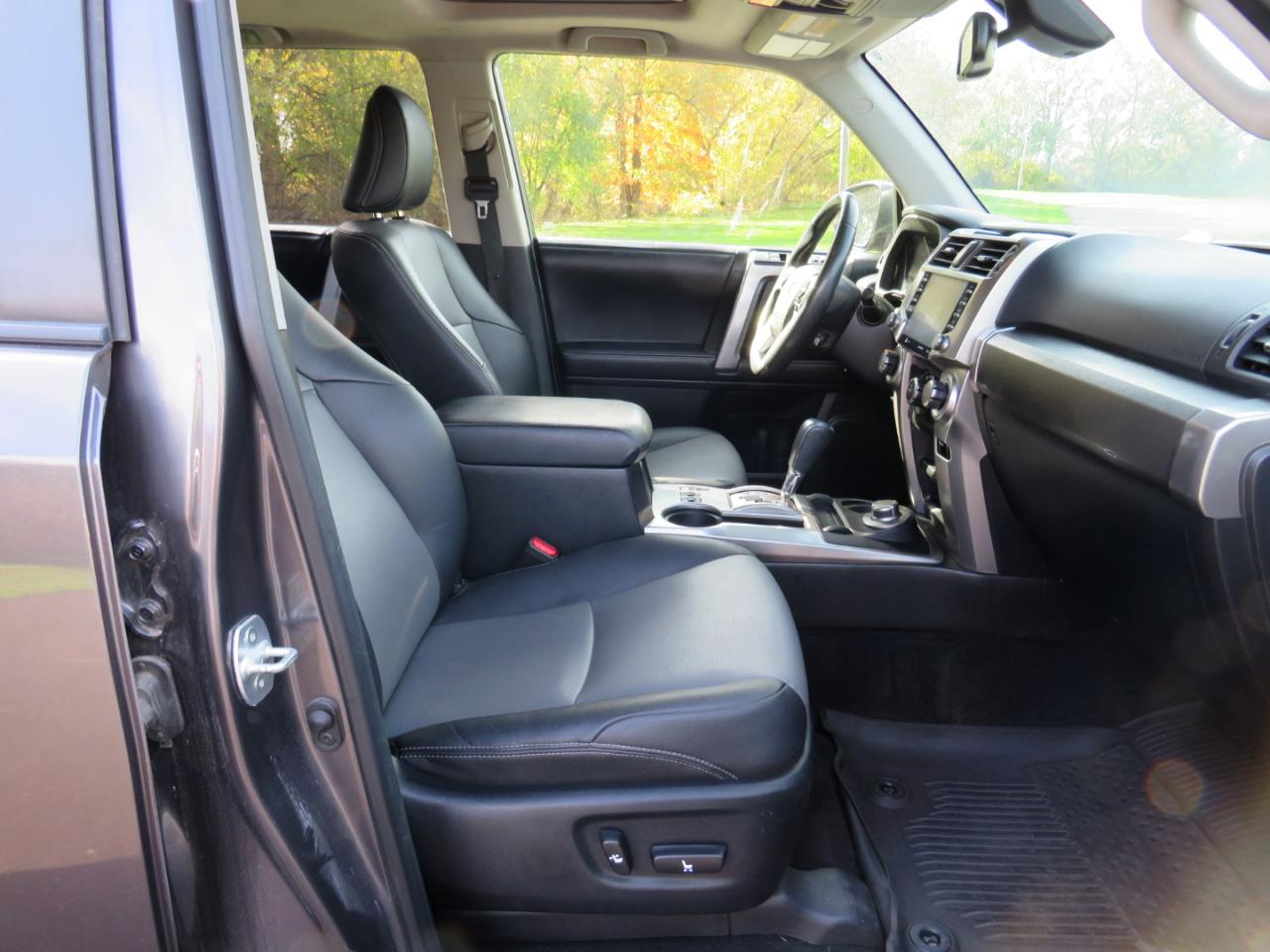 Toyota 4Runner SR5 4WD 2020