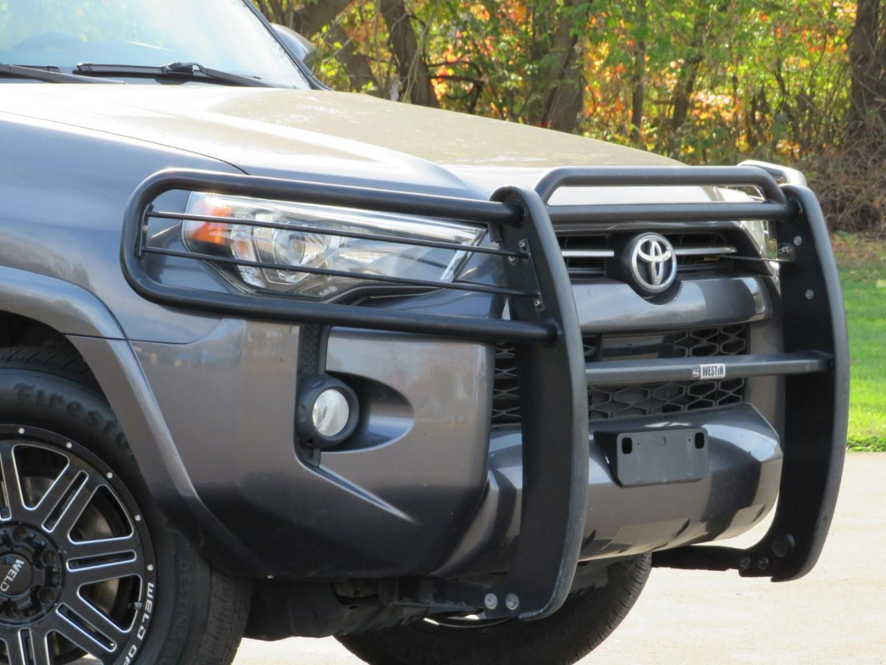 Toyota 4Runner SR5 4WD 2020