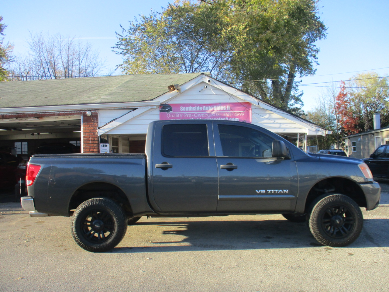 Nissan Titan XE Crew Cab 4WD SWB 2010