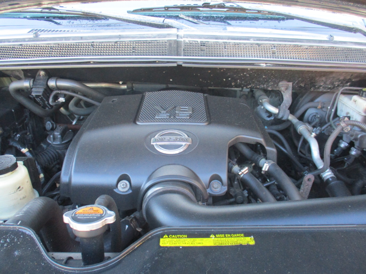 Nissan Titan XE Crew Cab 4WD SWB 2010