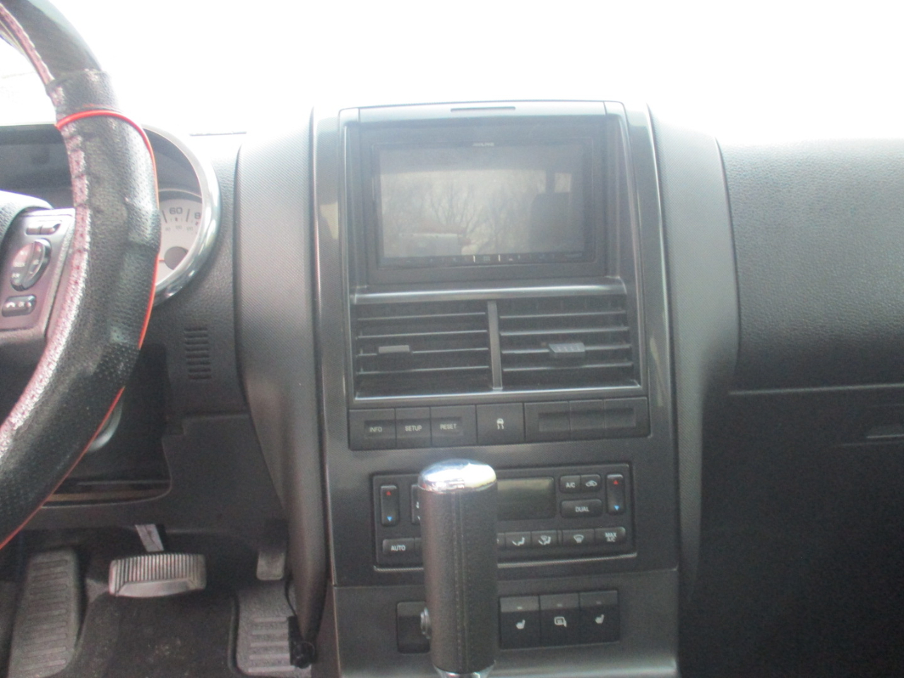 Ford Explorer Sport Trac Limited 4.0L 2WD 2010