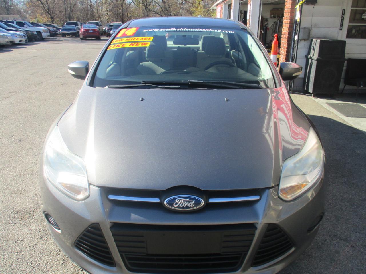 Ford Focus SE Sedan 2014