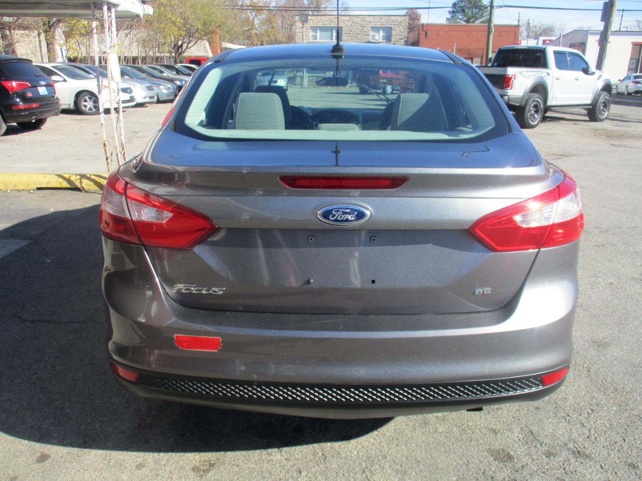 Ford Focus SE Sedan 2014
