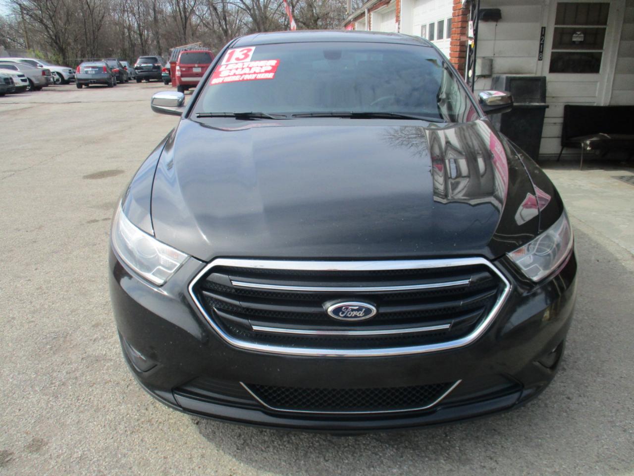 Ford Taurus Limited FWD 2013