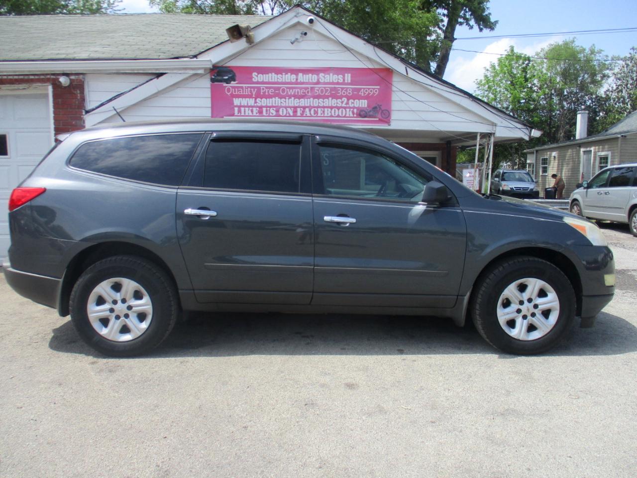 Chevrolet Traverse LS FWD 2010