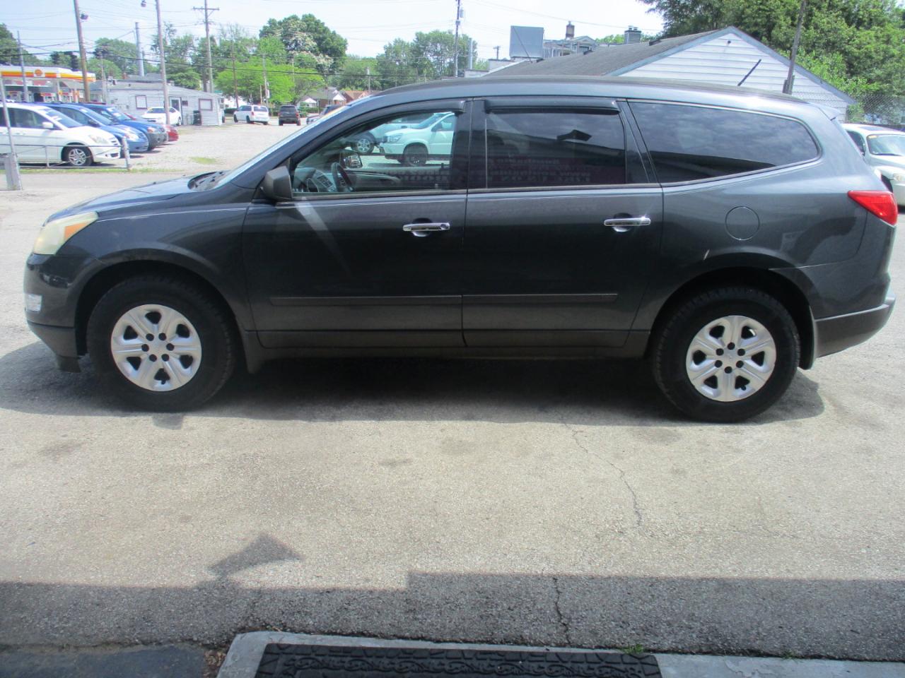 Chevrolet Traverse LS FWD 2010