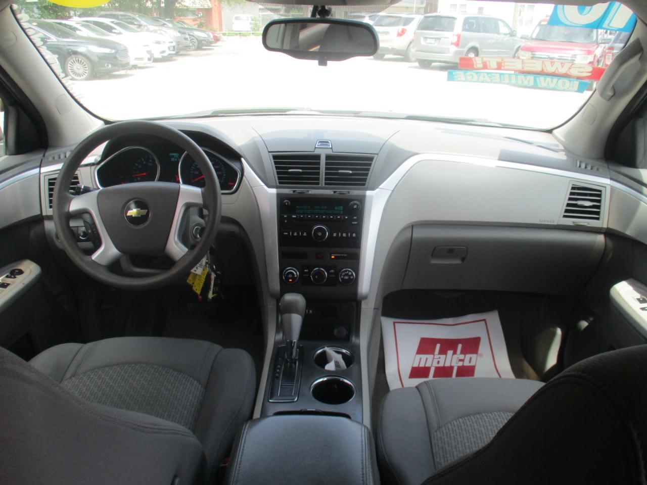 Chevrolet Traverse LS FWD 2010