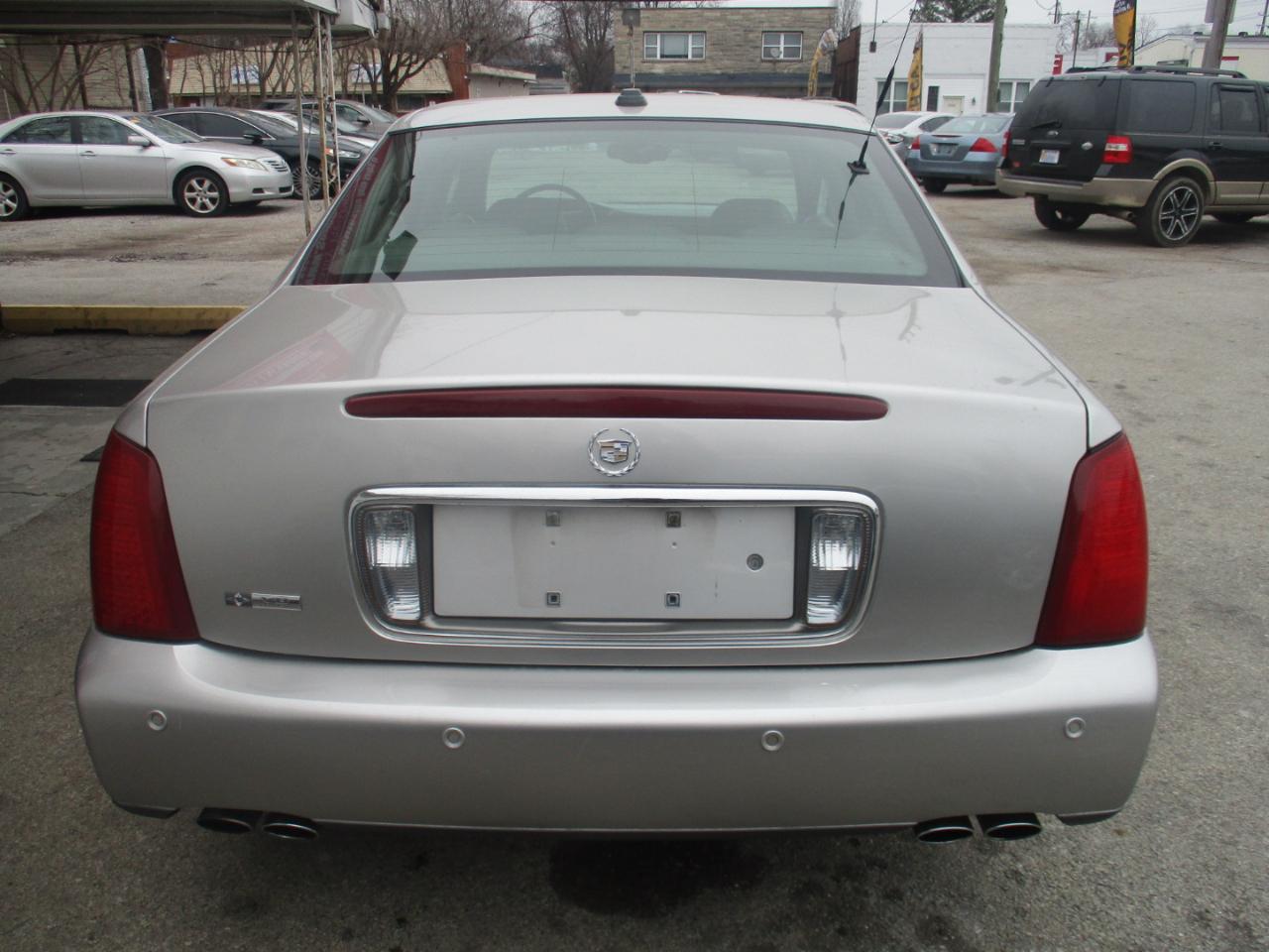 Cadillac DeVille Sedan 2004