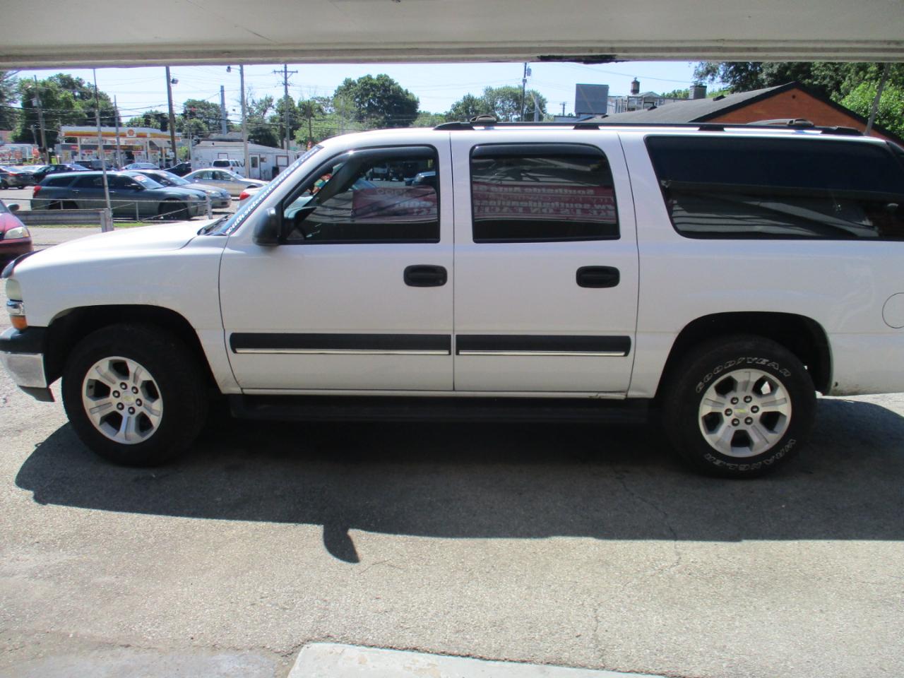 Chevrolet Suburban 1500 4WD 2003