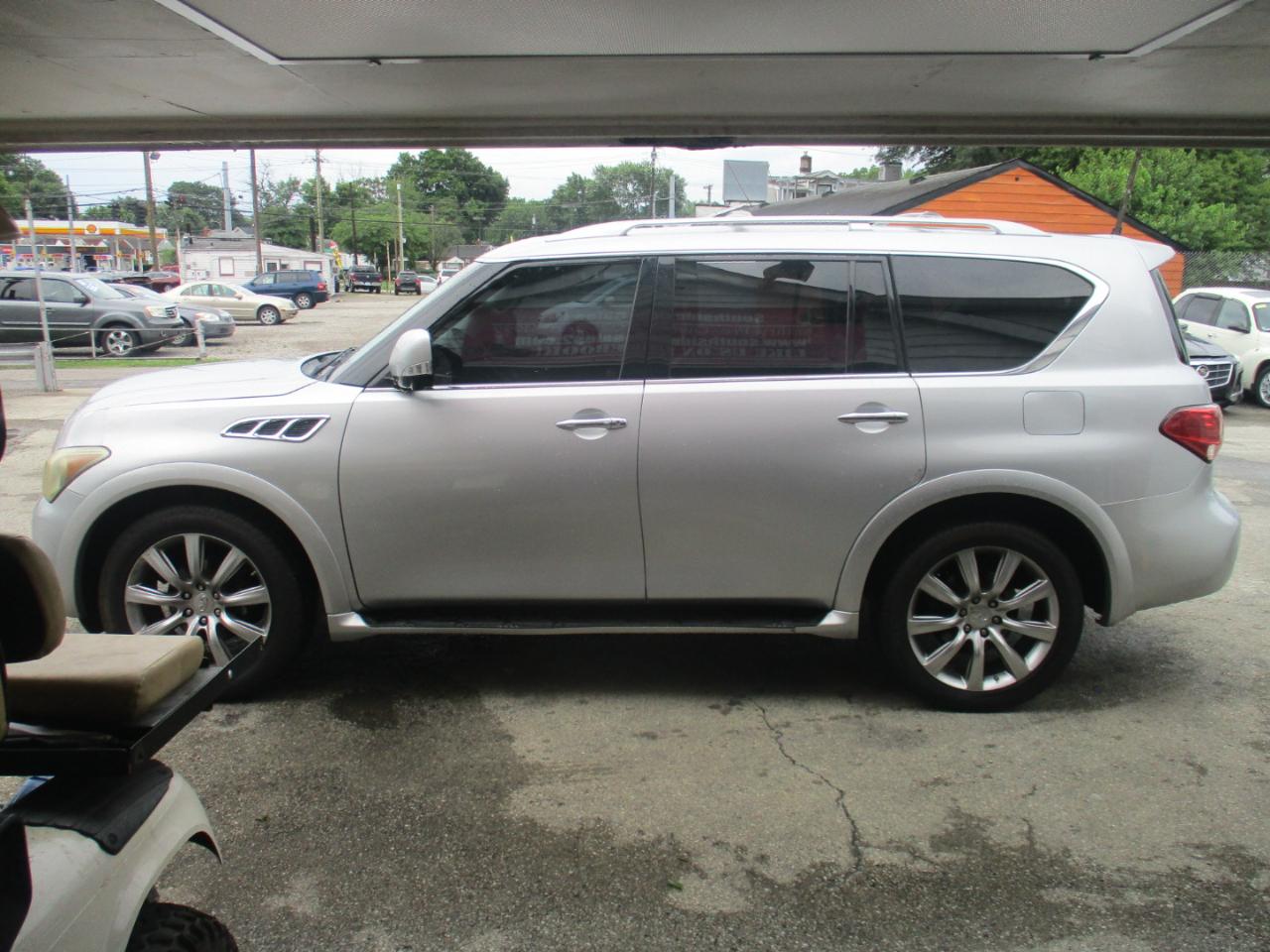 Infiniti QX56 4WD 2011