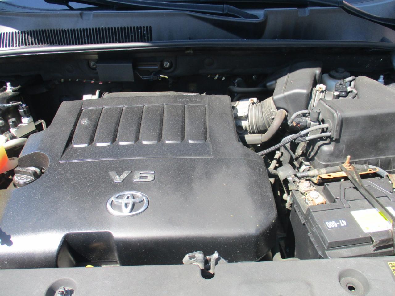 Toyota RAV4 Limited V6 4WD 2011