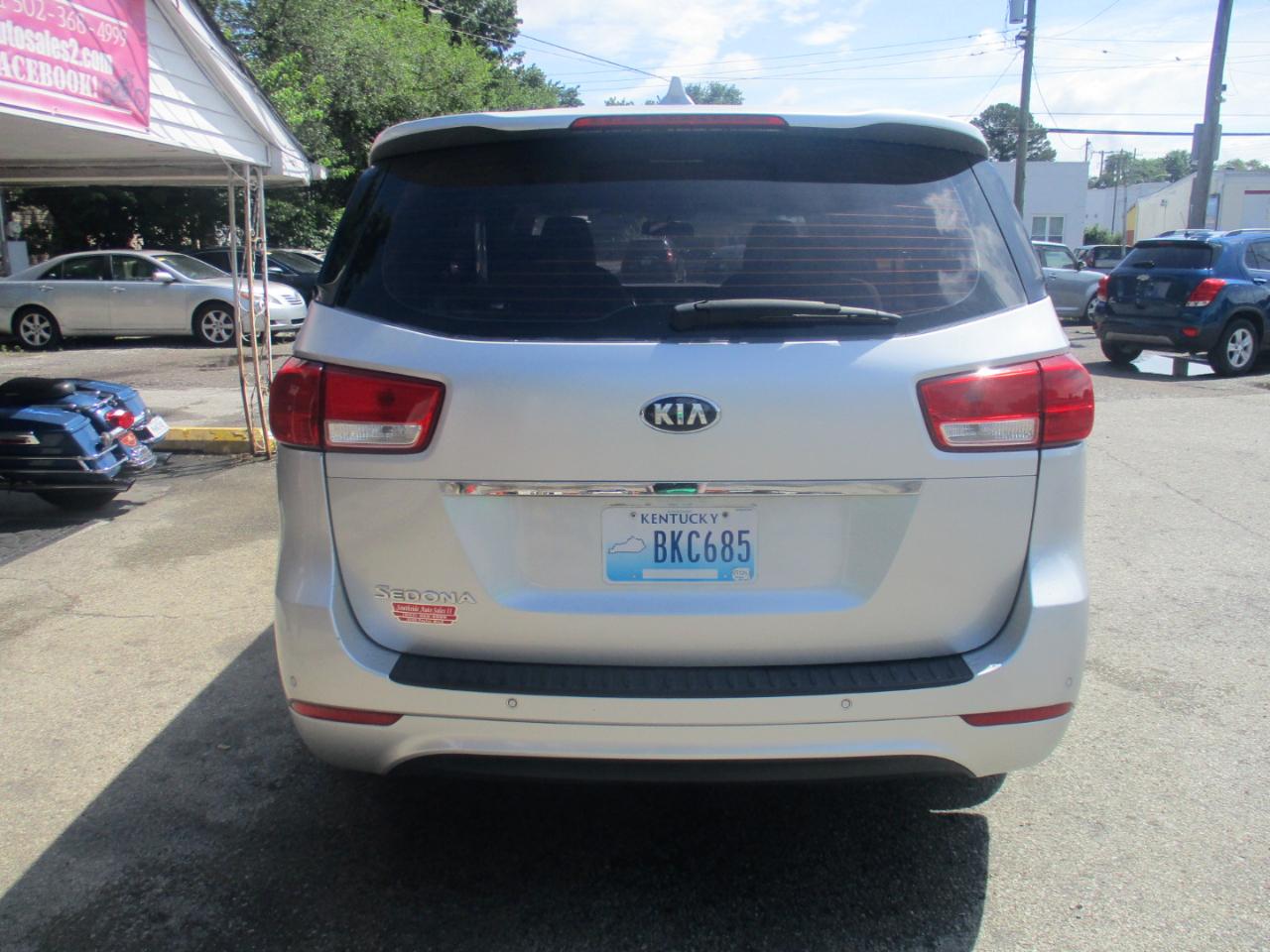Kia Sedona L 2015