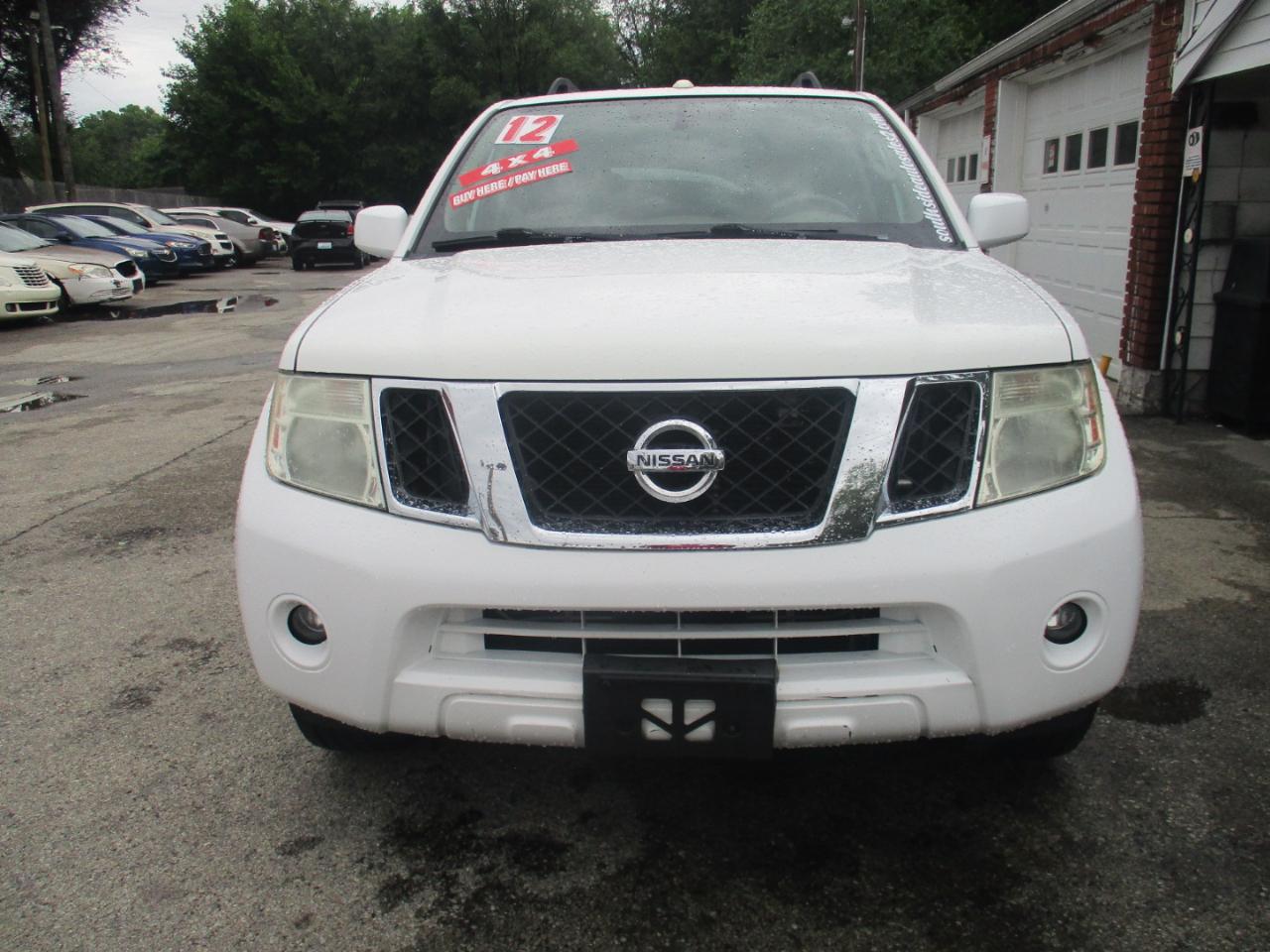 Nissan Pathfinder S 4WD 2012
