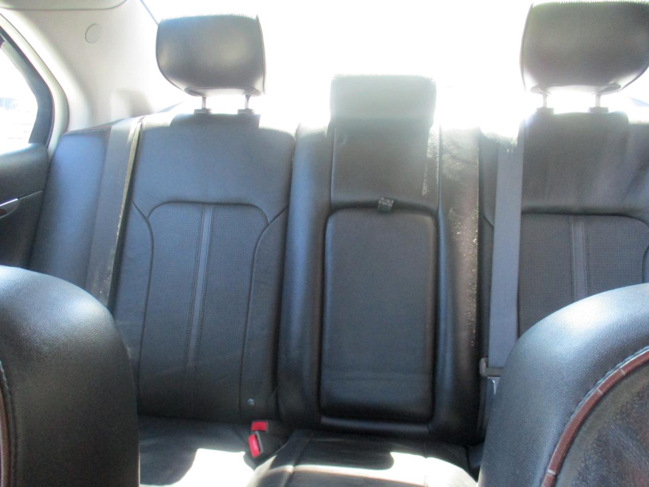 Lincoln MKZ FWD 2011