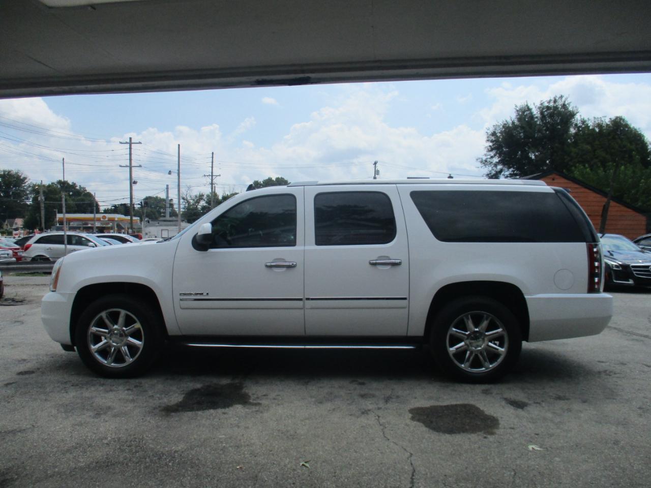 GMC Yukon Denali XL 2WD 2013