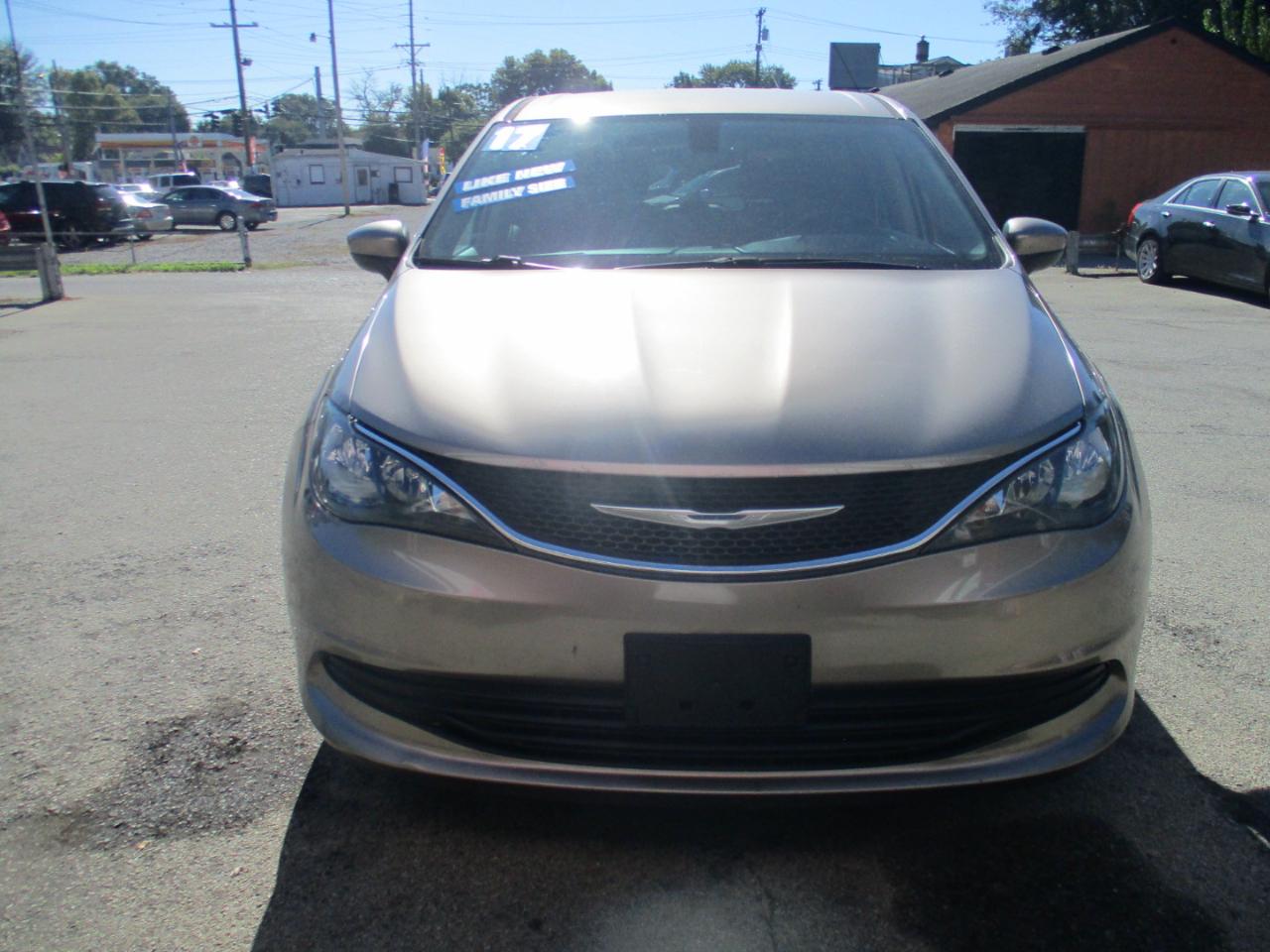 Chrysler Pacifica LX 2017
