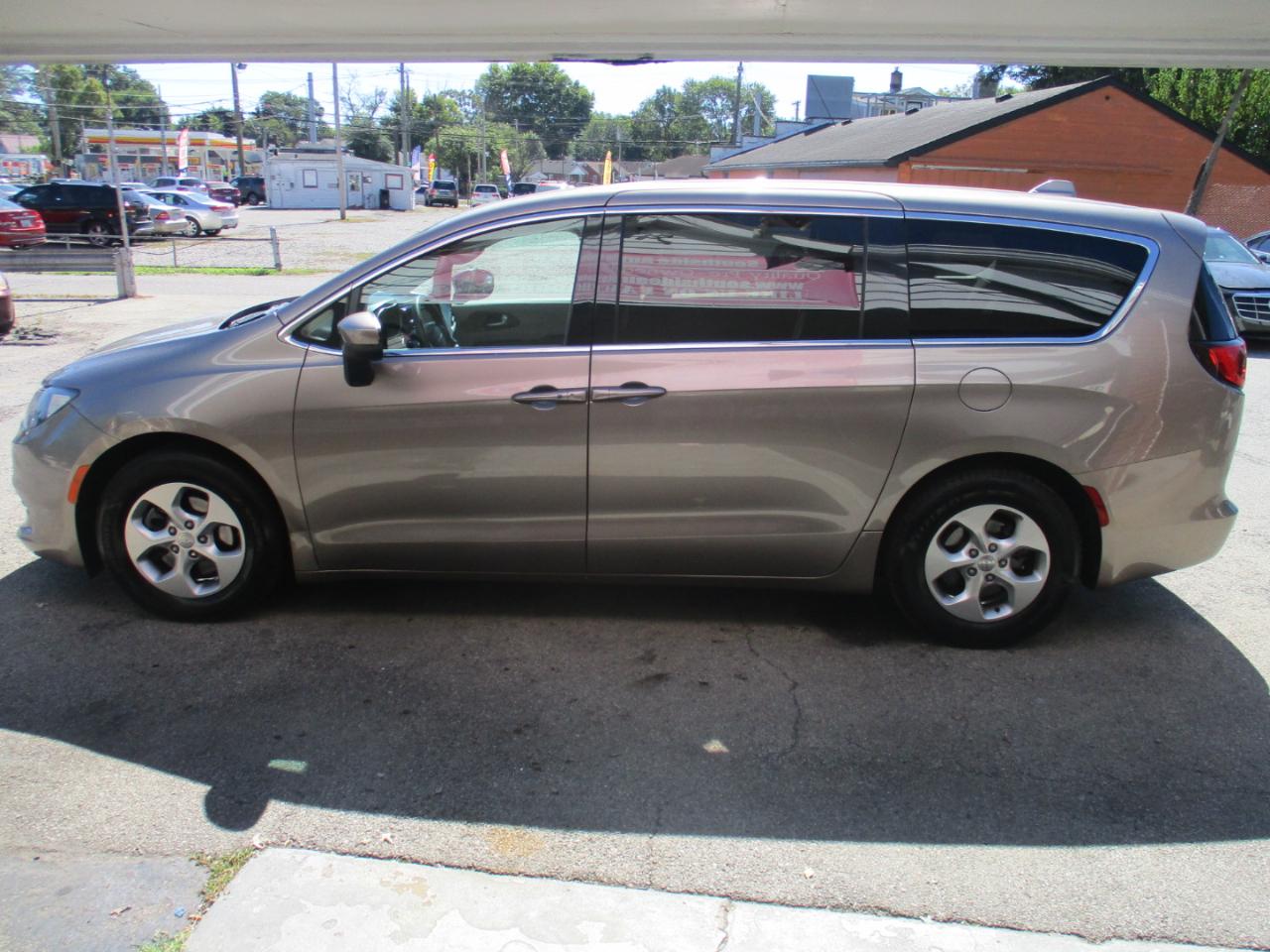 Chrysler Pacifica LX 2017