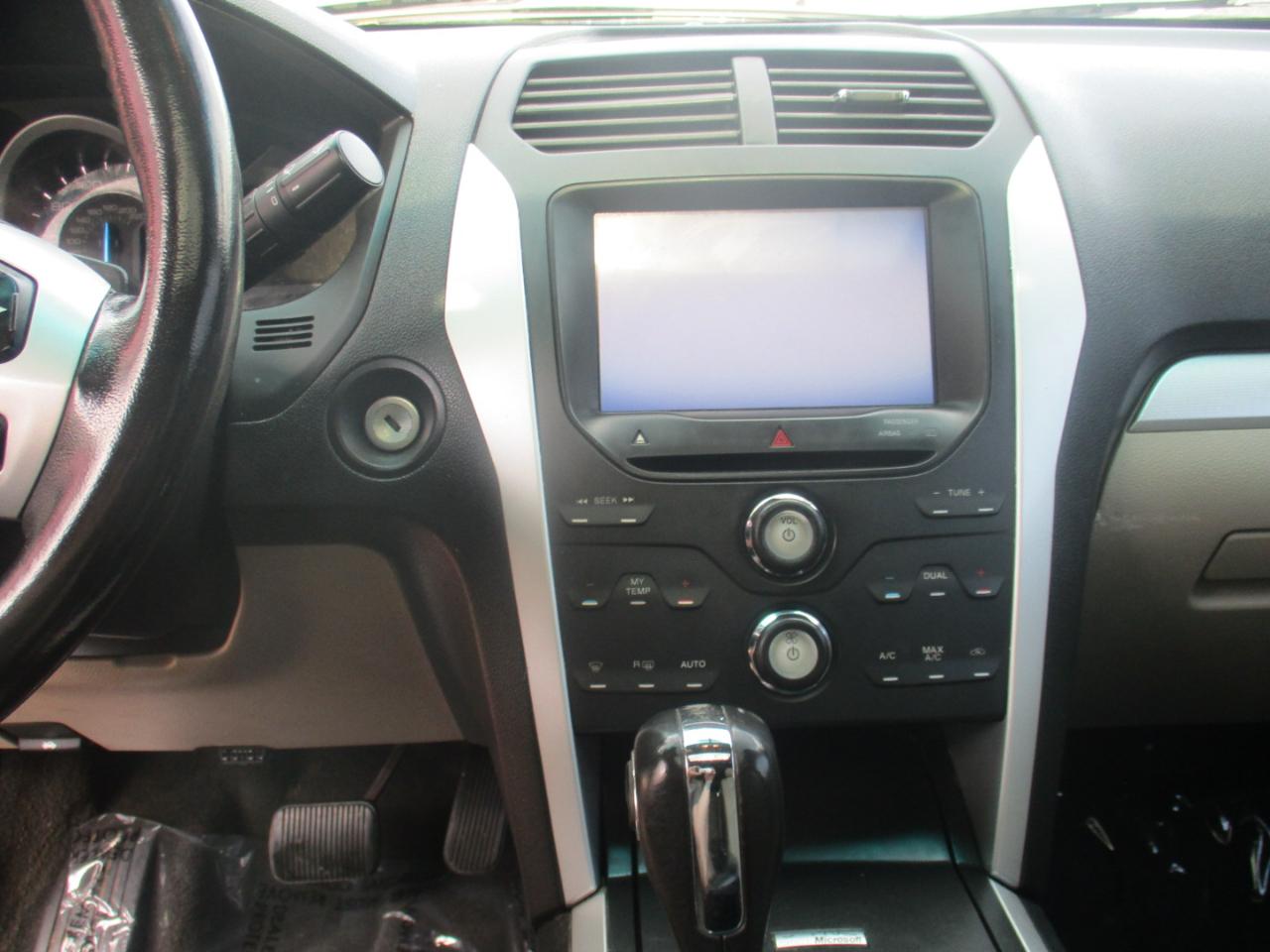 Ford Explorer XLT 4WD 2011