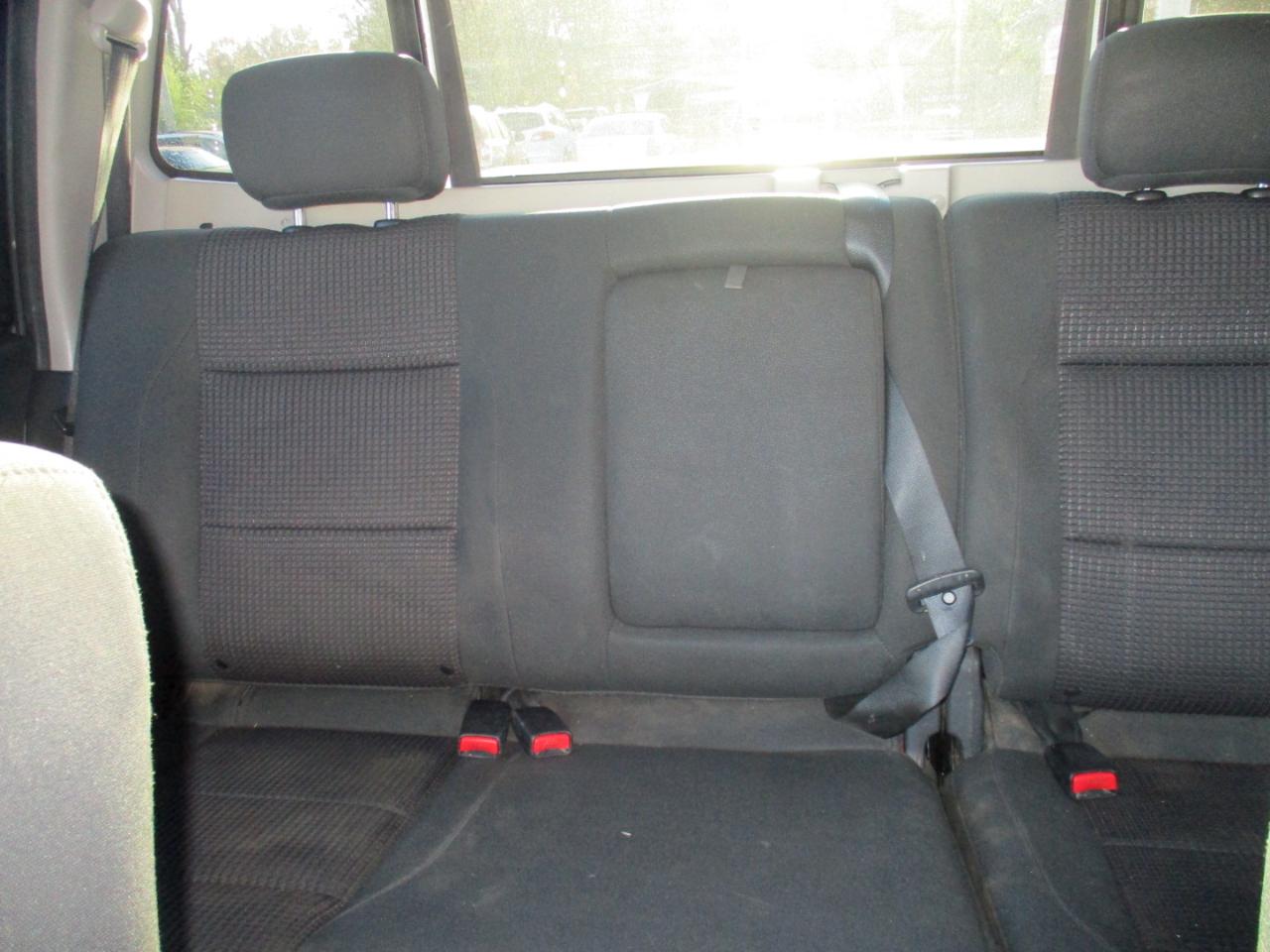 Nissan Titan XE Crew Cab 4WD SWB 2010