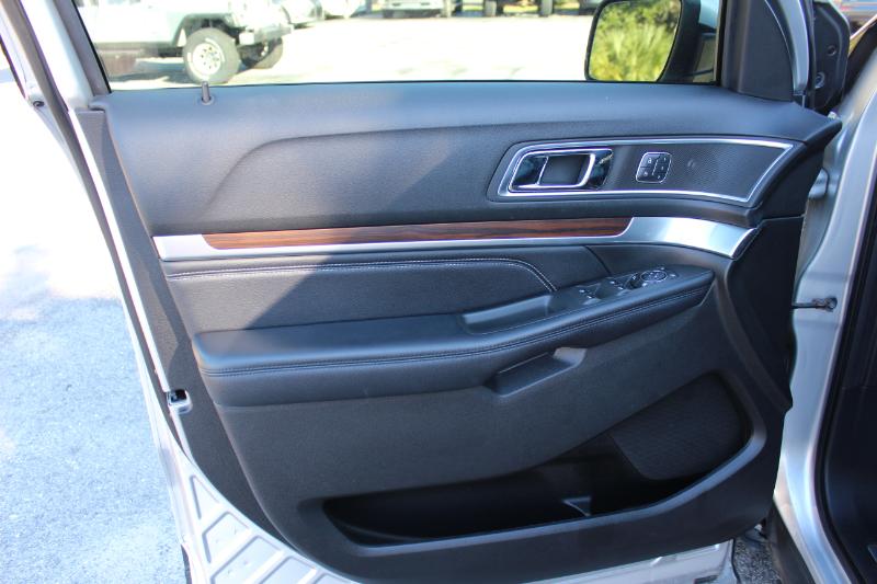 Ford Explorer Limited FWD 2017