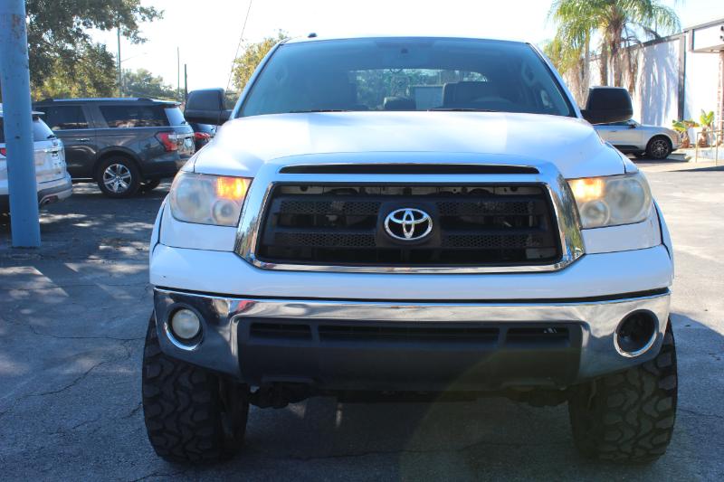 Toyota Tundra Tundra-Grade CrewMax 5.7L FFV 4WD 2011