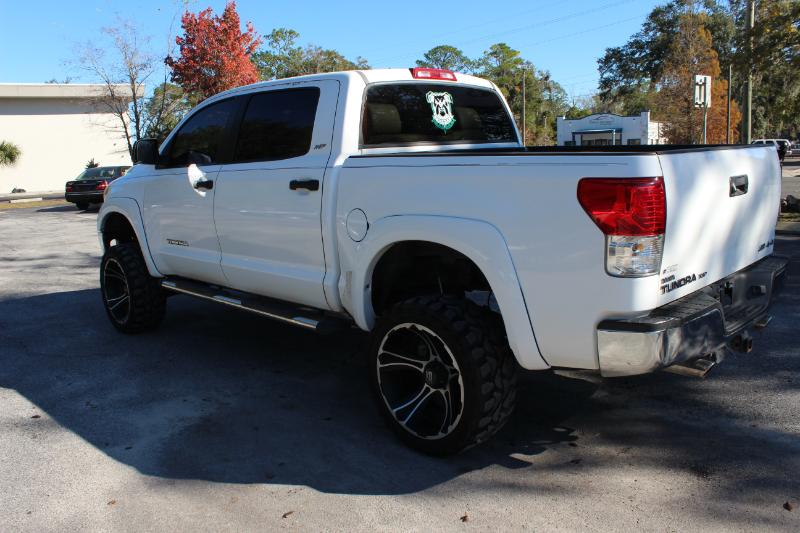 Toyota Tundra Tundra-Grade CrewMax 5.7L FFV 4WD 2011