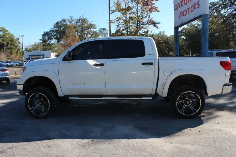 Toyota Tundra Tundra-Grade CrewMax 5.7L FFV 4WD 2011